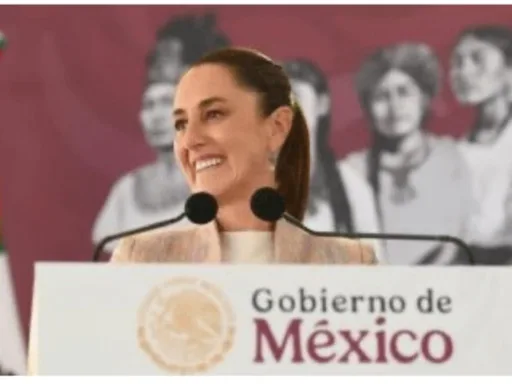 Felicita Morena en el Congreso a Sheinbaum por Acuerdo con Trump para Postergar Aranceles