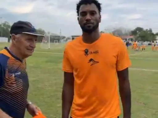 Presenta Correcaminos al Delantero Joel Martínez