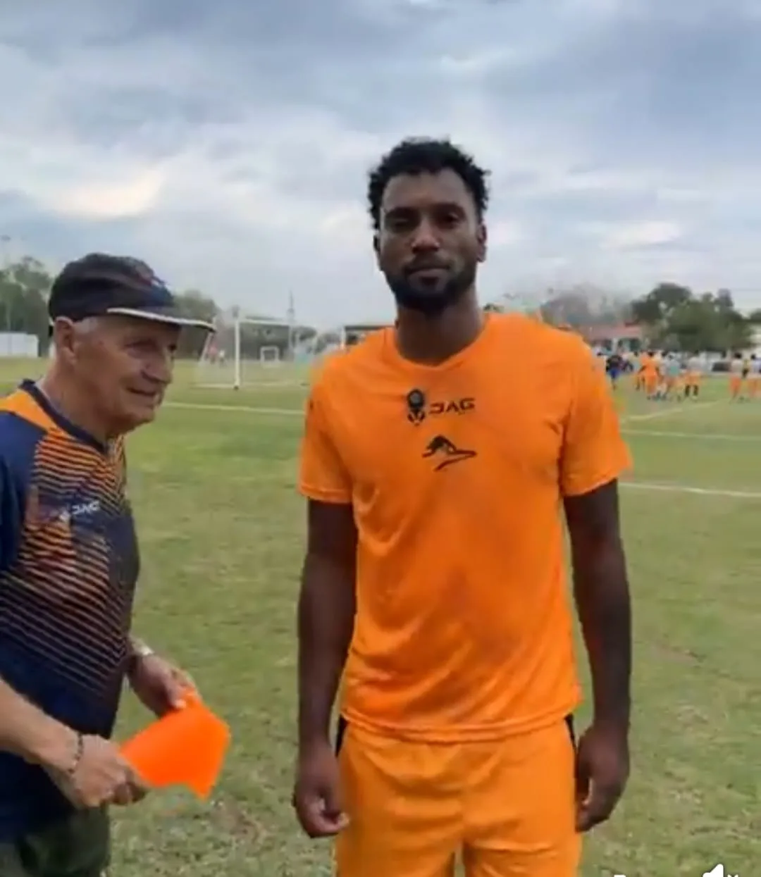 Presenta Correcaminos al Delantero Joel Martínez