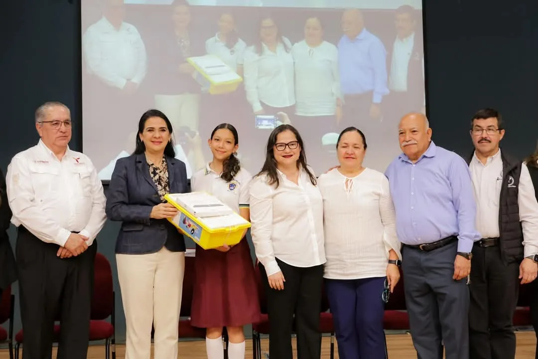 Asiste Mónica Villarreal a la Semana de la Mujer y la Niña en la Ciencia