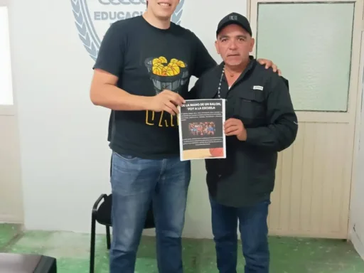 Ya Viene: “De la Mano de un Balón, Voy a la Escuela”