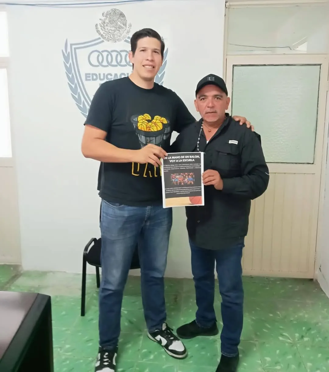 Ya Viene: “De la Mano de un Balón, Voy a la Escuela”
