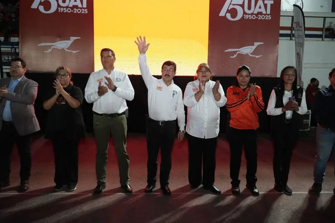 INAUGURA RECTOR CUADRANGULAR DE FÚTBOL POR EL 75 ANIVERSARIO DE LA UAT ⚽️