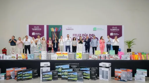 Más de 4,000 docentes fueron homenajeados en Tampico