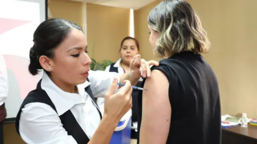 Campaña de vacunación protege a Tamaulipas de pandemias