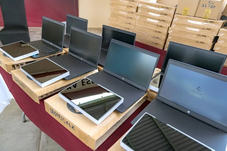 SET entrega equipo tecnológico a primarias y telesecundarias en Reynosa