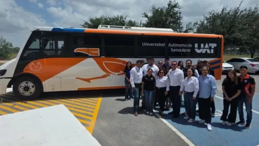 UAT Entrega Unidad de Transporte a Estudiantes en Río Bravo