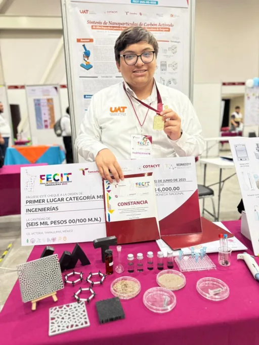 Estudiante de la UAT investiga nanopartículas de carbono activado contra el cáncer