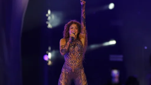 Shakira aplaza concierto
