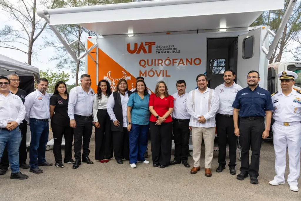 UAT presenta quirófano móvil veterinario para salud animal 2025