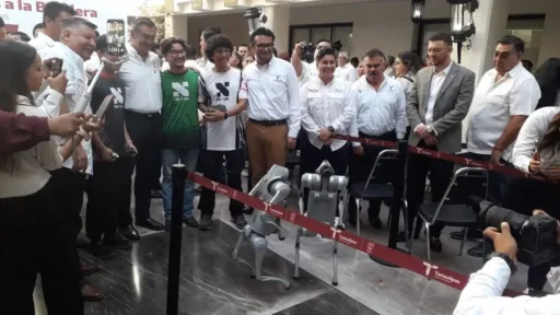 Estudiantes de Tamaulipas llevan perros robot a México tras RoboCup 2025