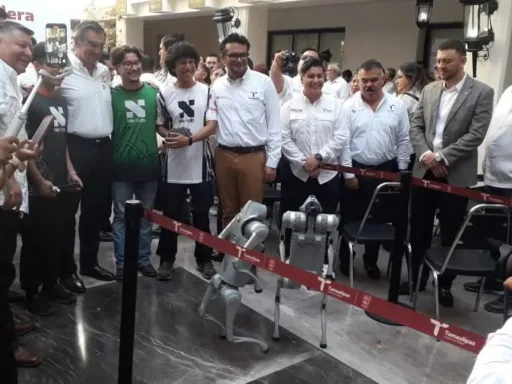 Estudiantes de Tamaulipas llevan perros robot a México tras RoboCup 2025