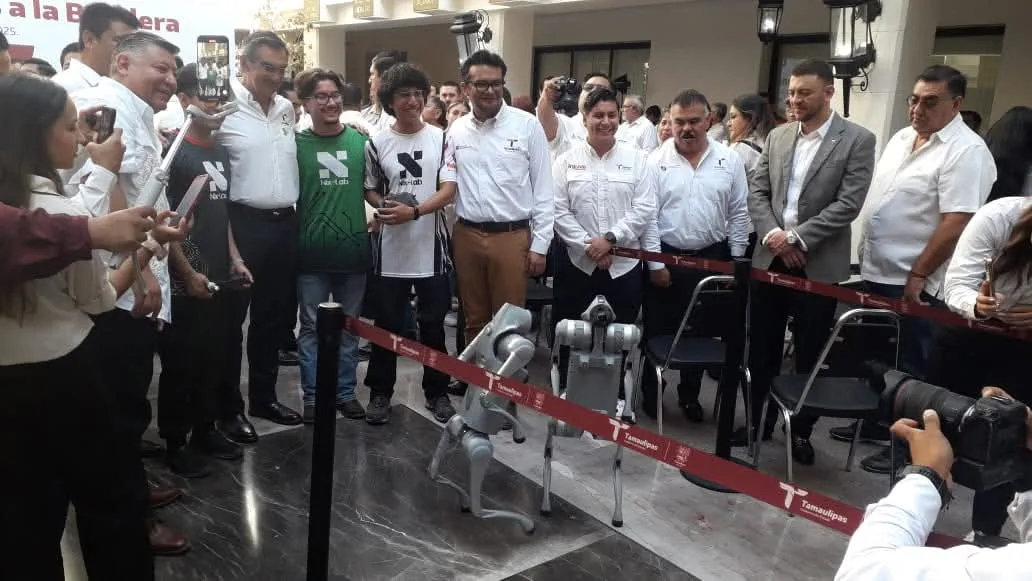 Estudiantes de Tamaulipas llevan perros robot a México tras RoboCup 2025