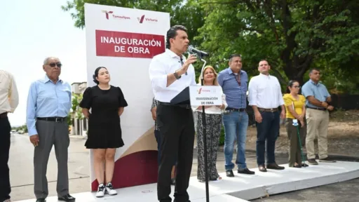 Lalo Gattás inaugura calle en La Libertad II, Victoria
